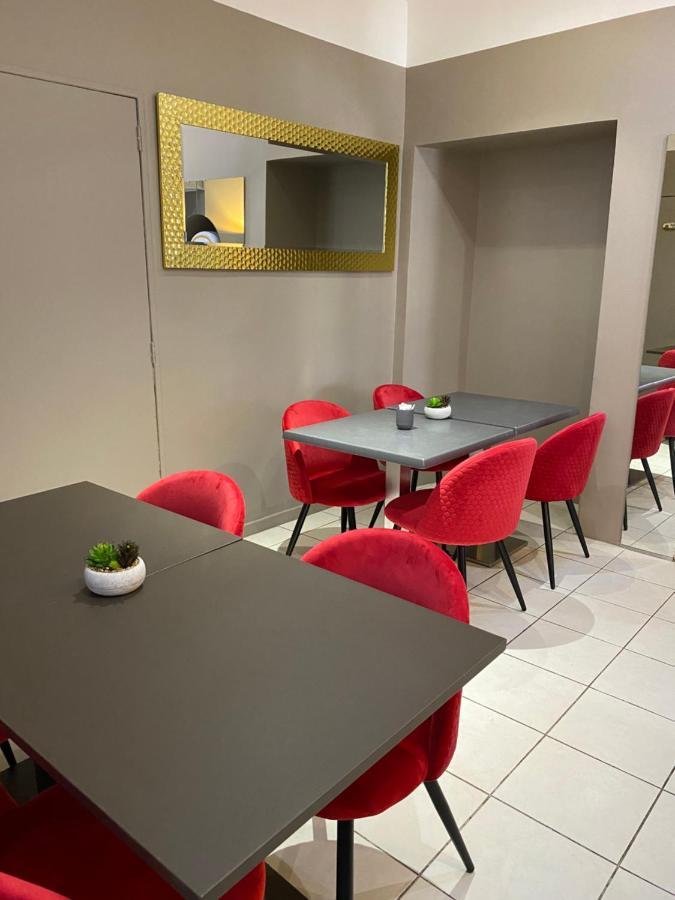 Hotel Kyriad Direct Centre